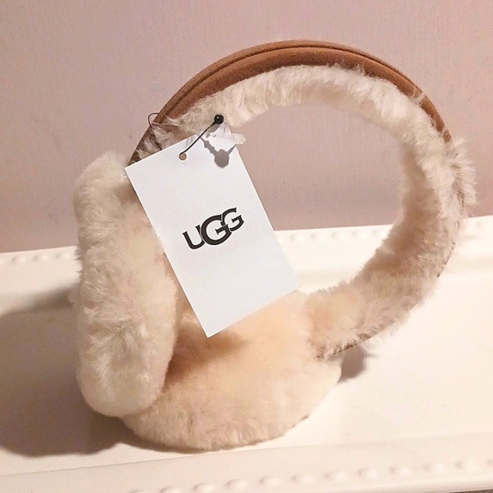 Gorgeous! ⚜️UGG⚜️ Cream and Tan Sheepskin Earmuffs - Picture 11 of 11
